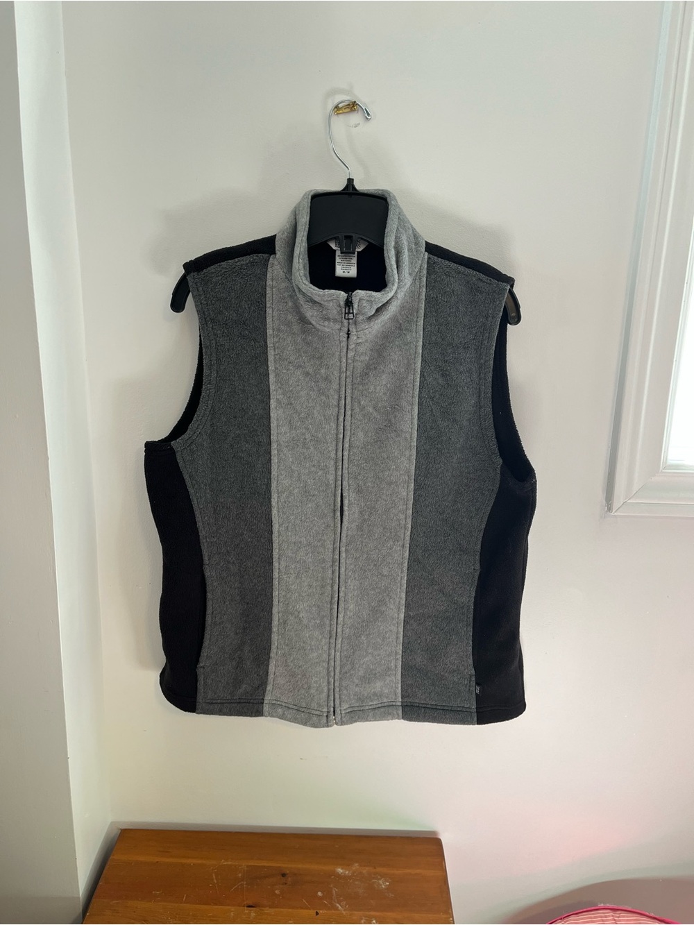 Vintage Northern Reflections Grey and Black Fleece Fall Vest - Size Medium